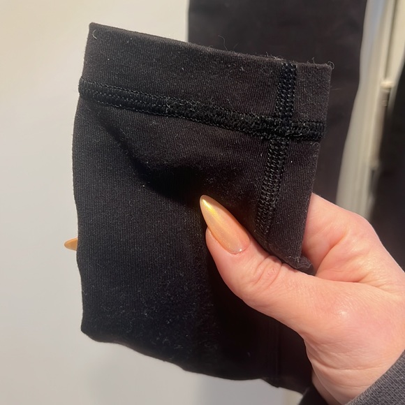 Lululemon Size 2 Black Leggings 28 inch - Picture 6 of 6